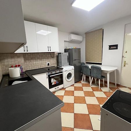 Sisterhood Hostel-Female Only Tiran Dış mekan fotoğraf