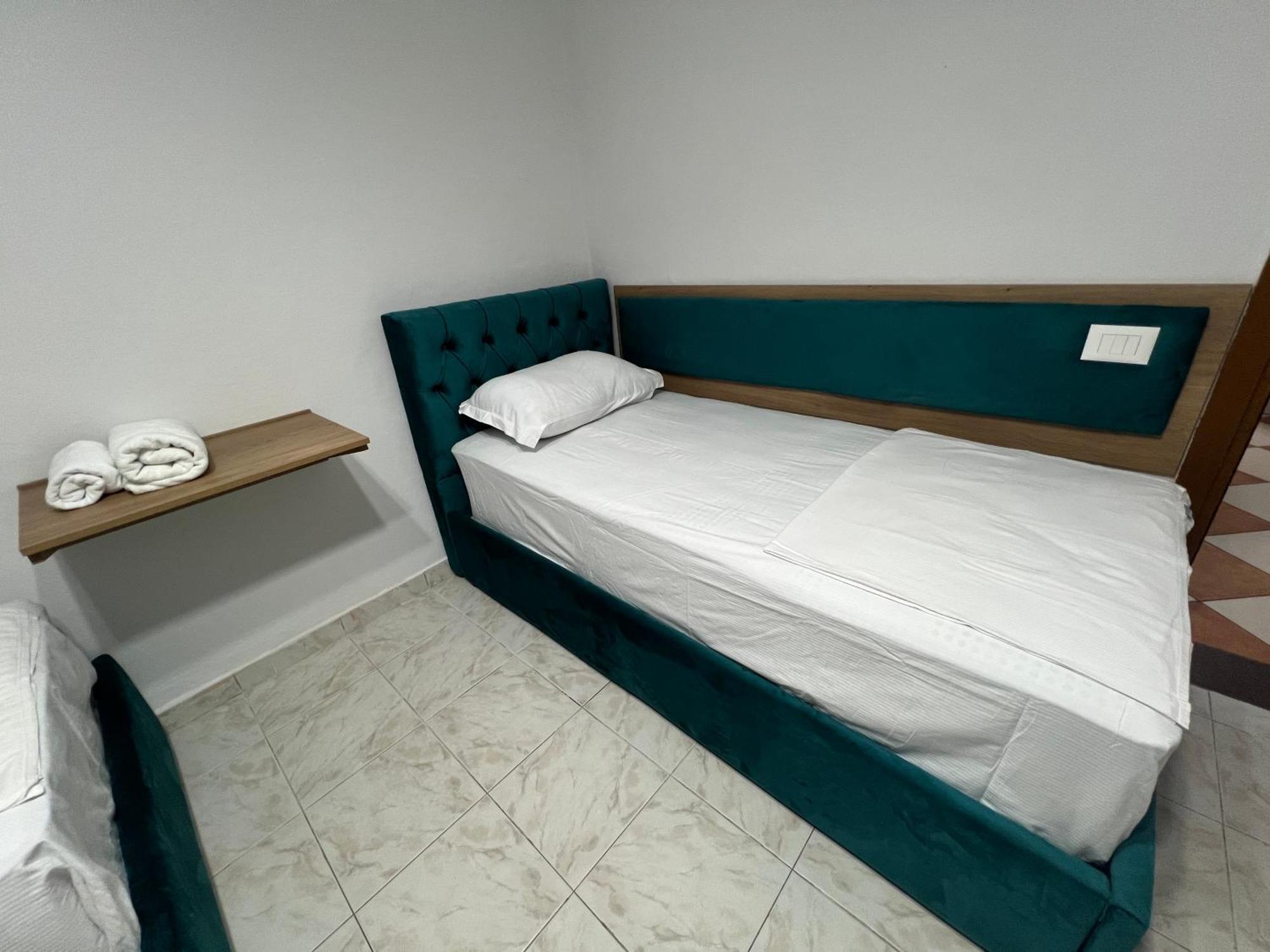 Sisterhood Hostel-Female Only Tiran Dış mekan fotoğraf